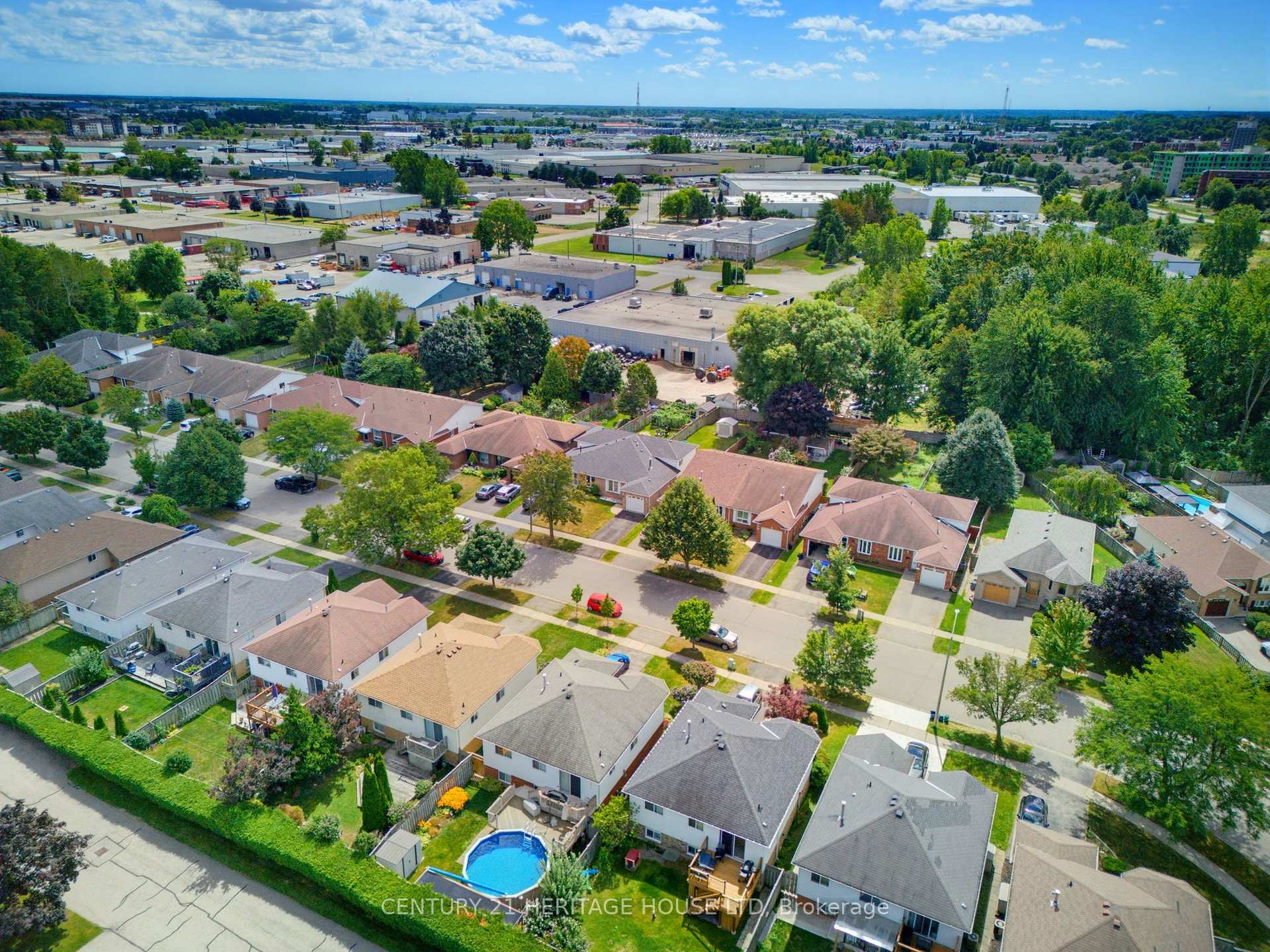 Photo 31 of 42 Buchanan Crescent, Brantford, Lynden Hills — HOMEH