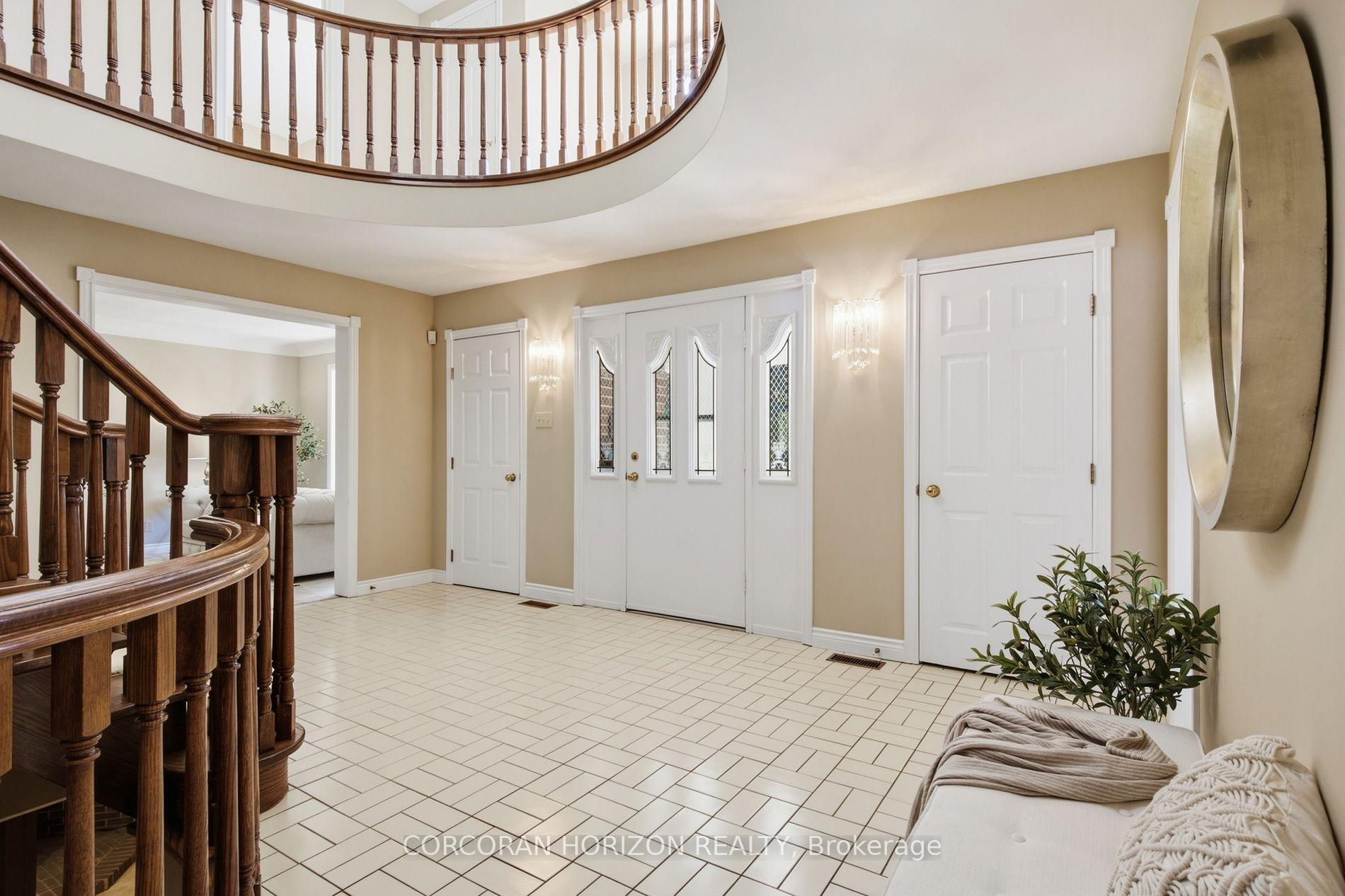 Photo 12 of 527 Anndale Court, Waterloo, Colonial Acres — HOMEH