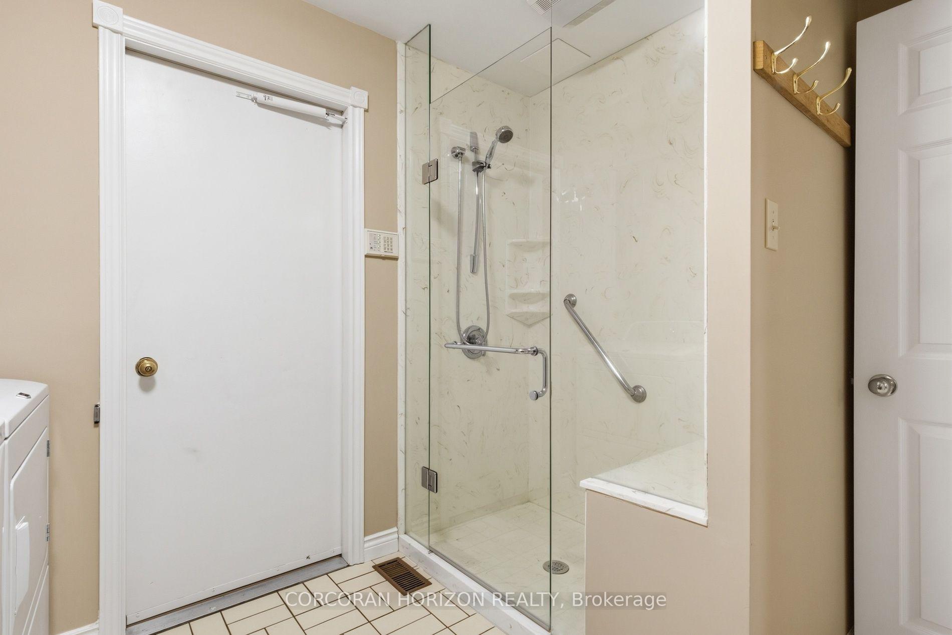 Photo 36 of 527 Anndale Court, Waterloo, Colonial Acres — HOMEH
