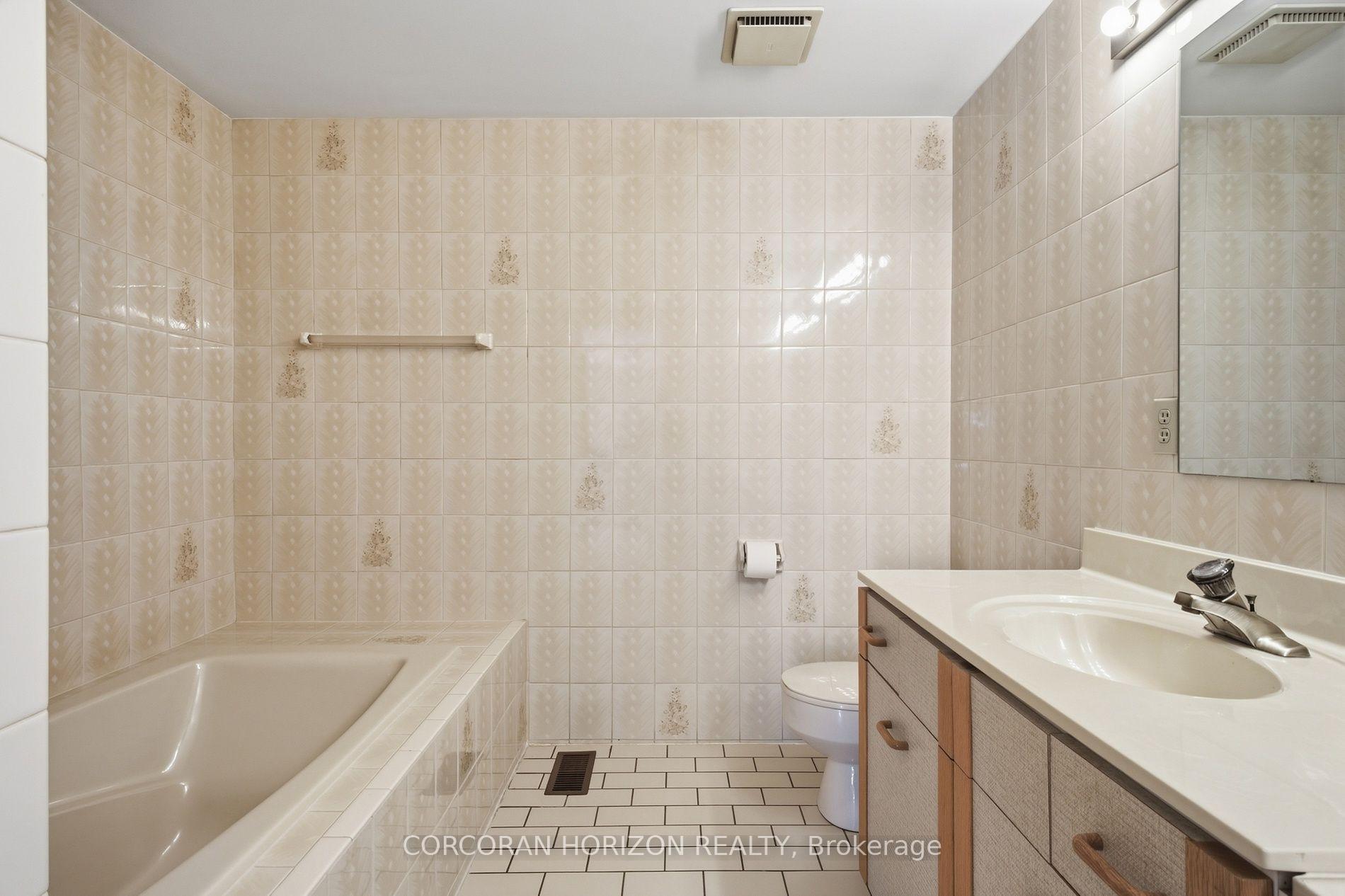 Photo 44 of 527 Anndale Court, Waterloo, Colonial Acres — HOMEH