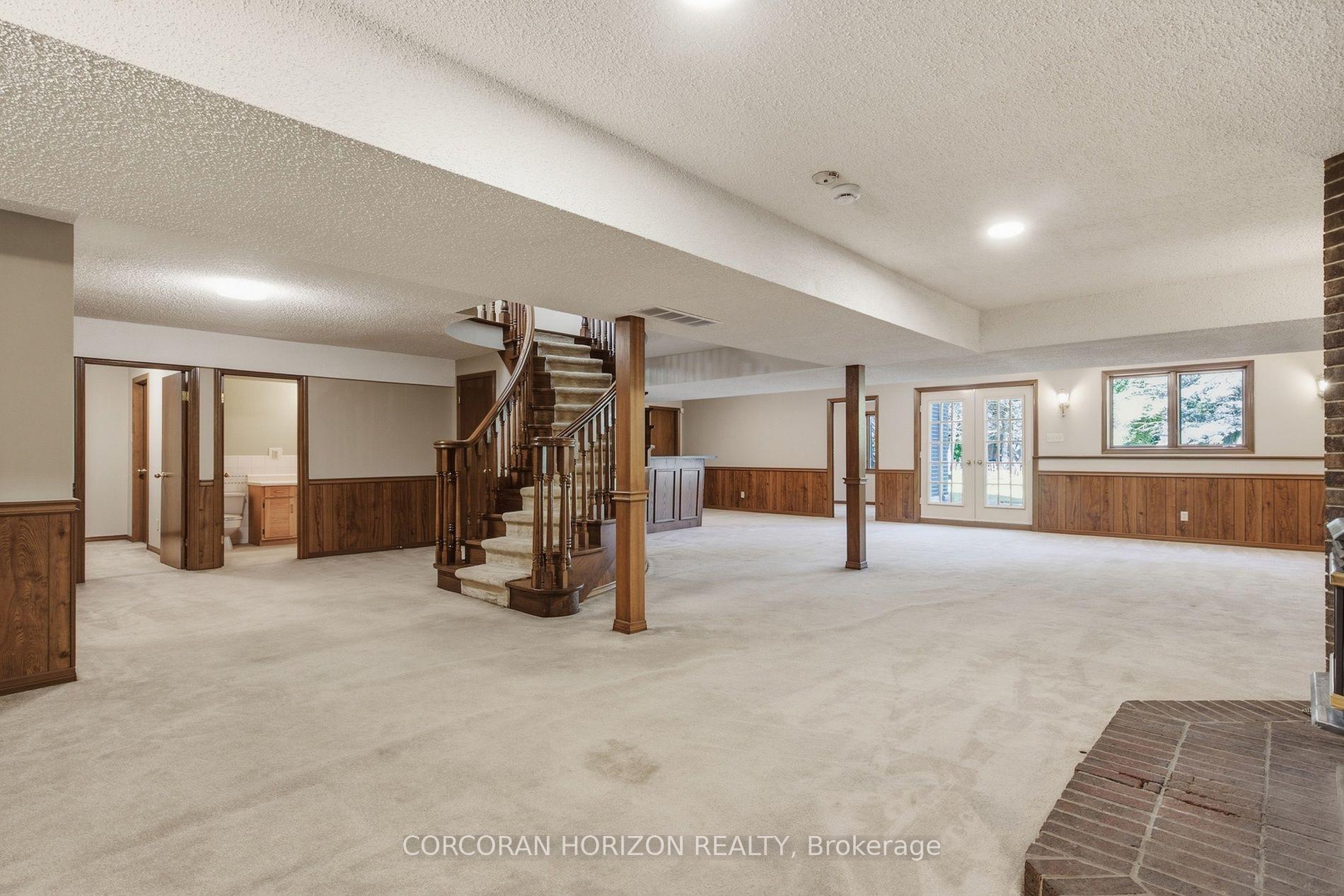 Photo 52 of 527 Anndale Court, Waterloo, Colonial Acres — HOMEH
