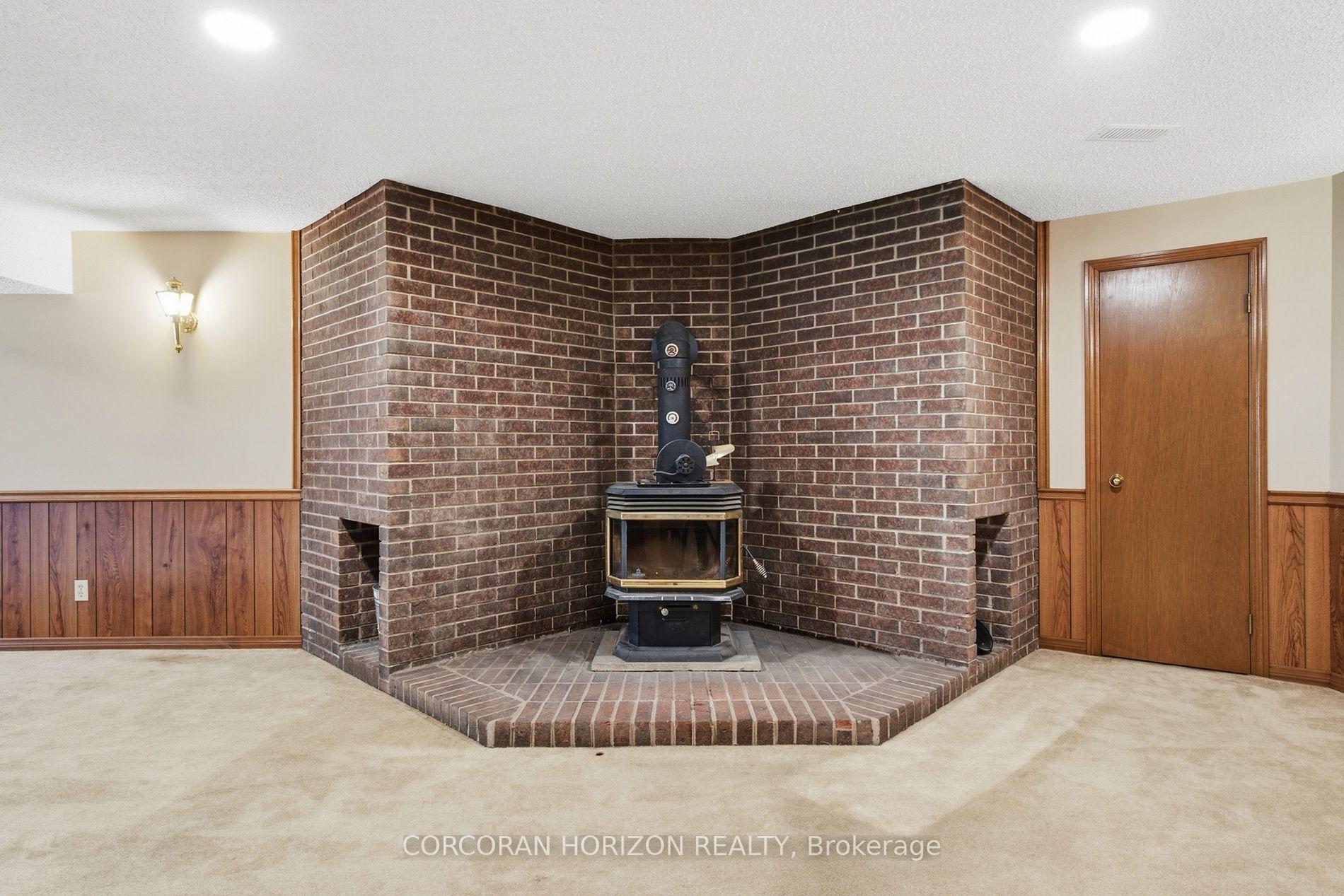 Photo 53 of 527 Anndale Court, Waterloo, Colonial Acres — HOMEH