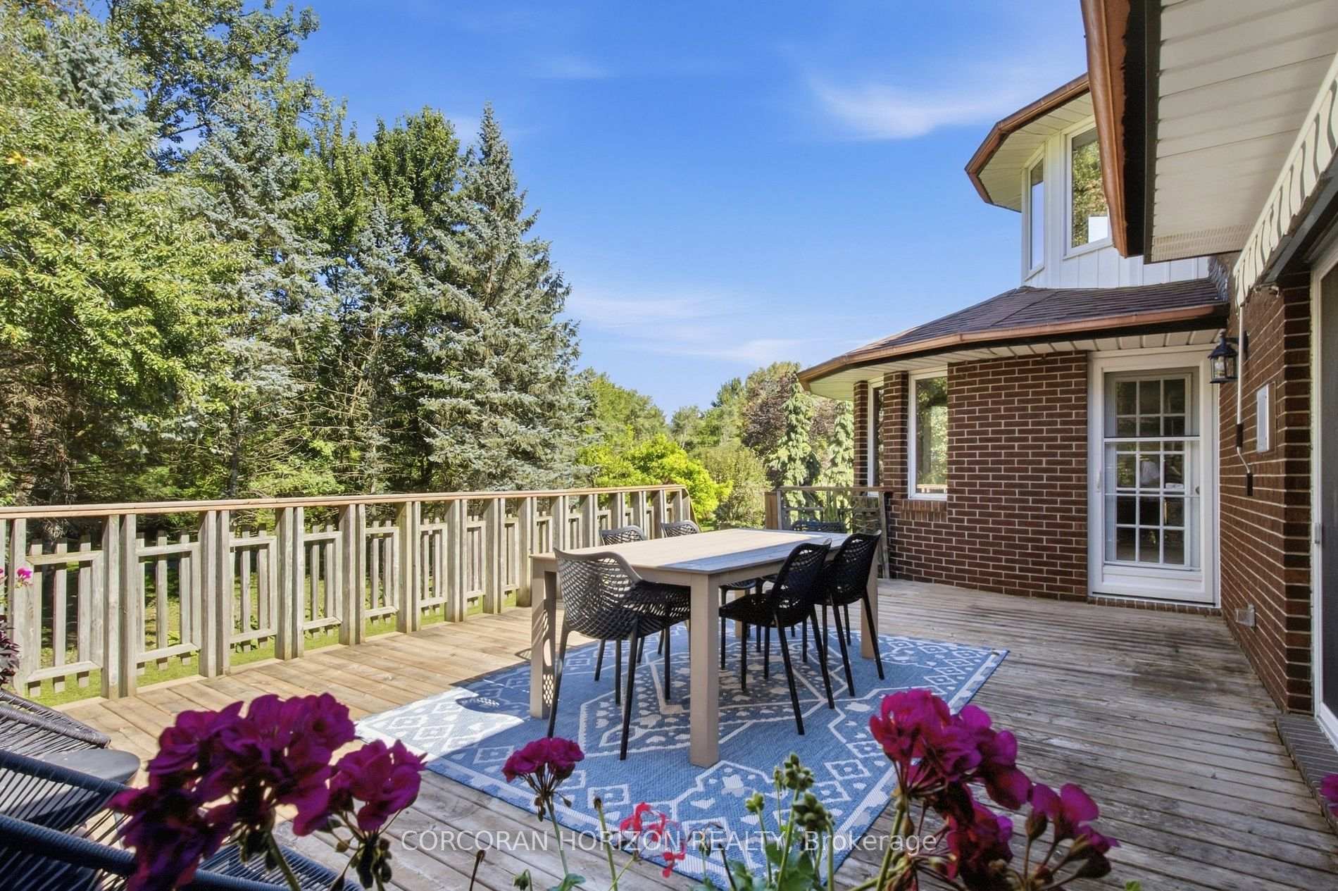 Photo 66 of 527 Anndale Court, Waterloo, Colonial Acres — HOMEH