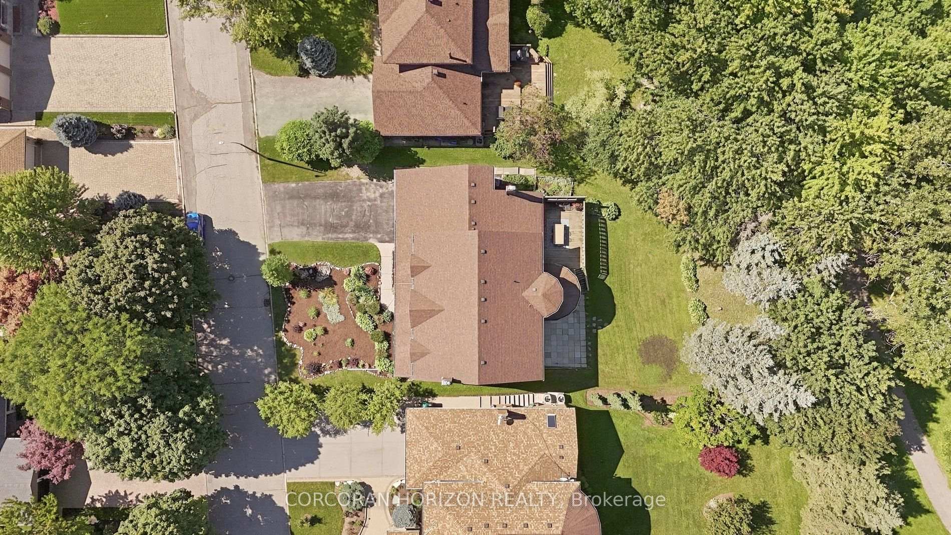 Photo 70 of 527 Anndale Court, Waterloo, Colonial Acres — HOMEH