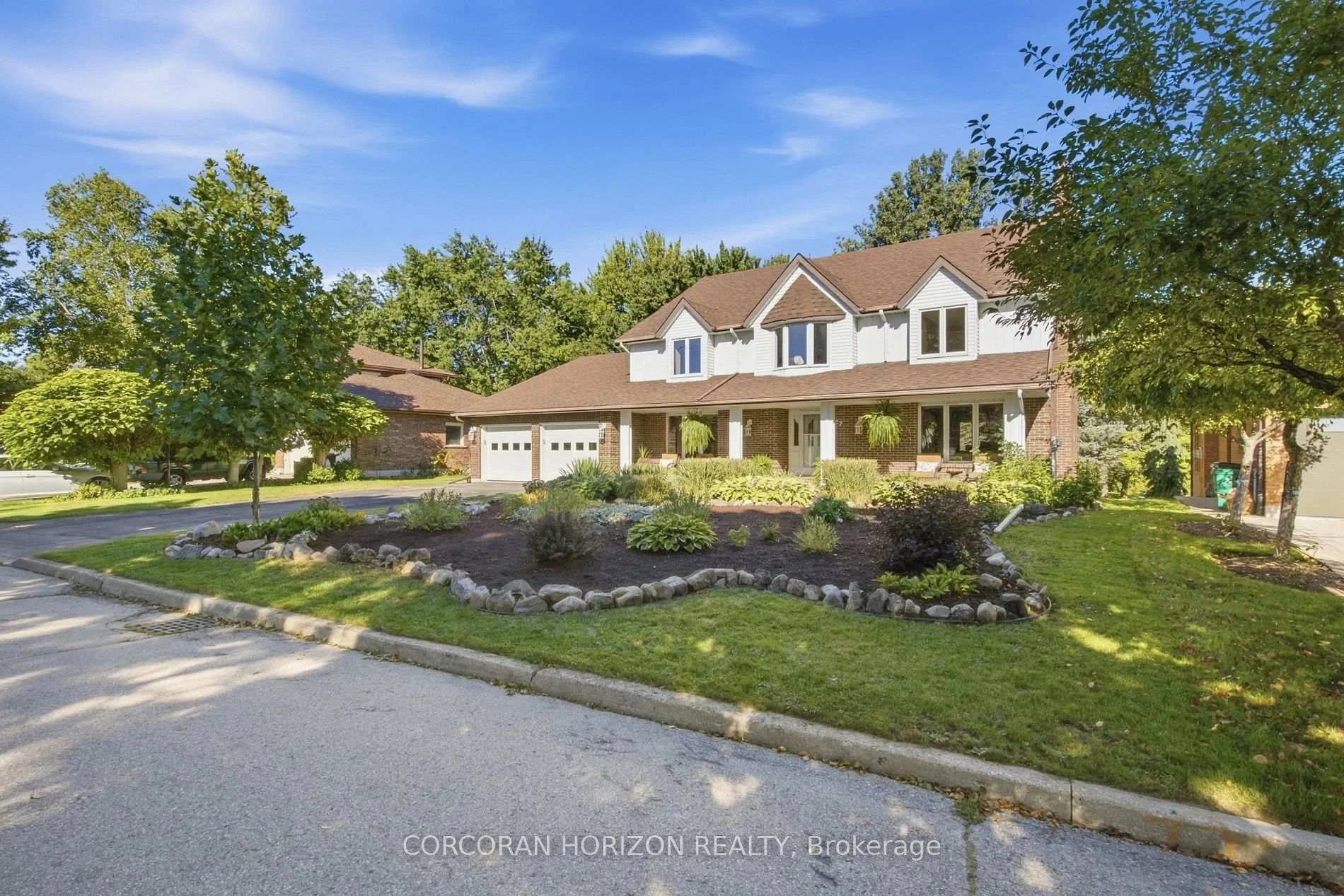 Photo 4 of 527 Anndale Court, Waterloo, Colonial Acres — HOMEH