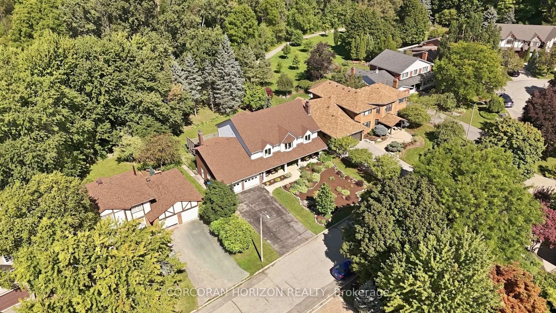 Photo 9 of 527 Anndale Court, Waterloo, Colonial Acres — HOMEH