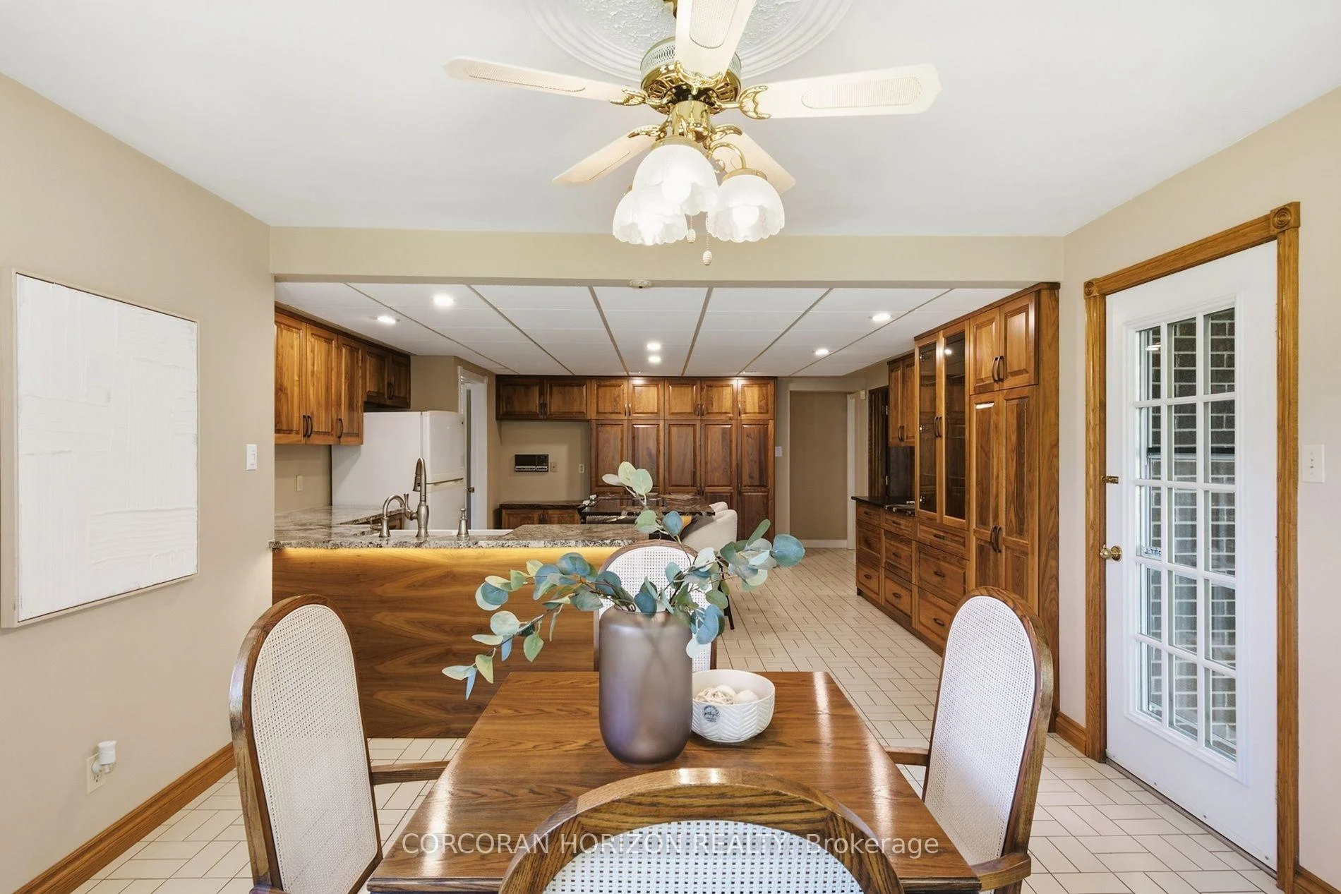 Photo 32 of 527 Anndale Court, Waterloo, Colonial Acres — HOMEH