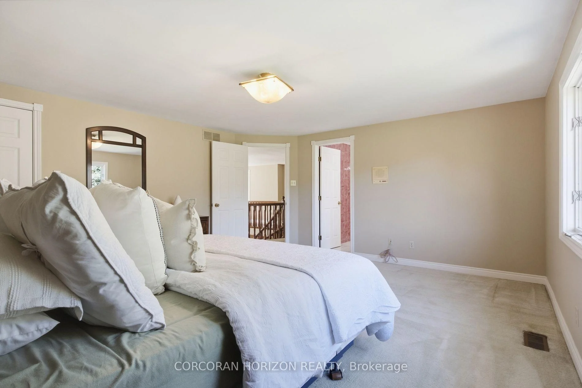 Photo 51 of 527 Anndale Court, Waterloo, Colonial Acres — HOMEH