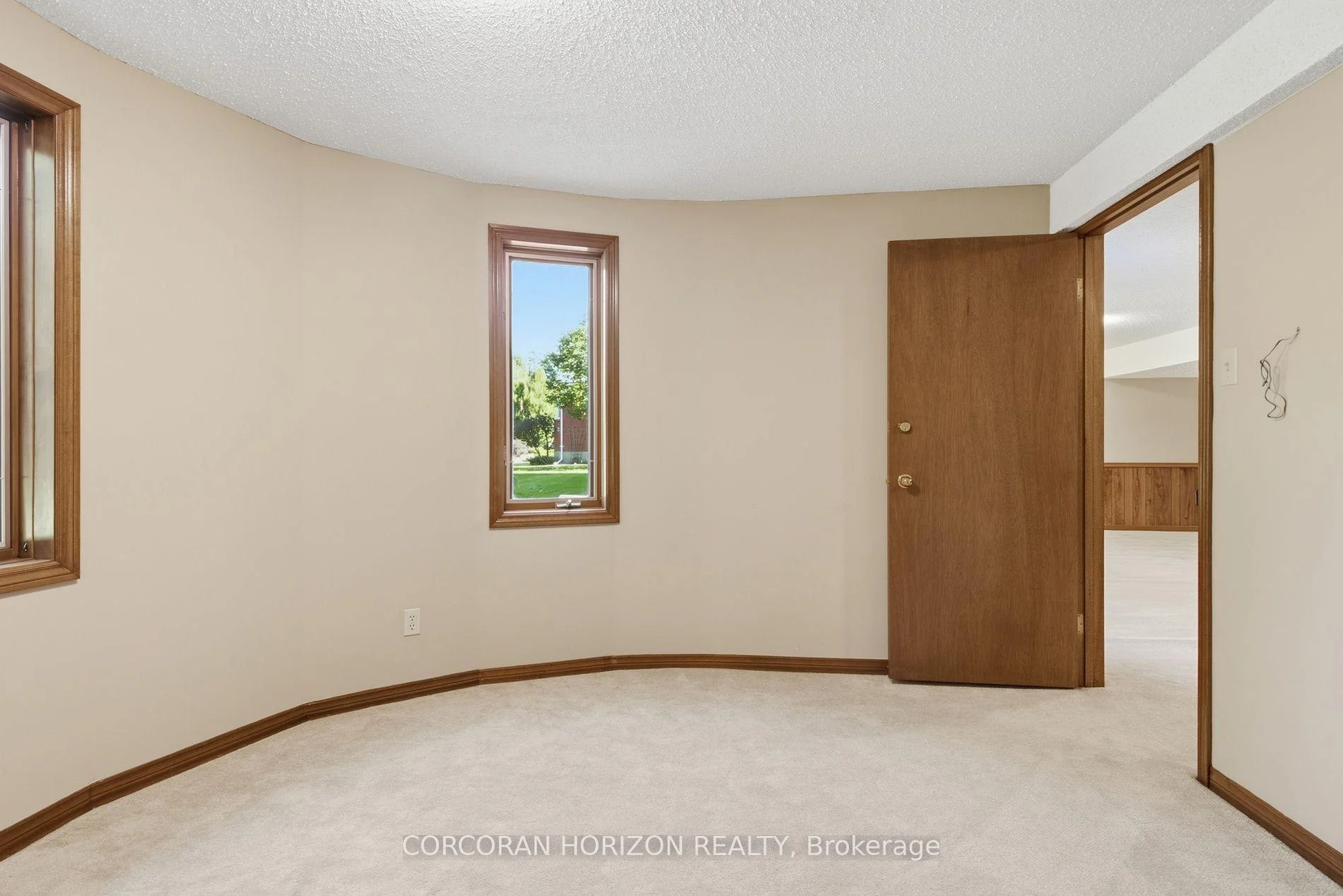 Photo 58 of 527 Anndale Court, Waterloo, Colonial Acres — HOMEH