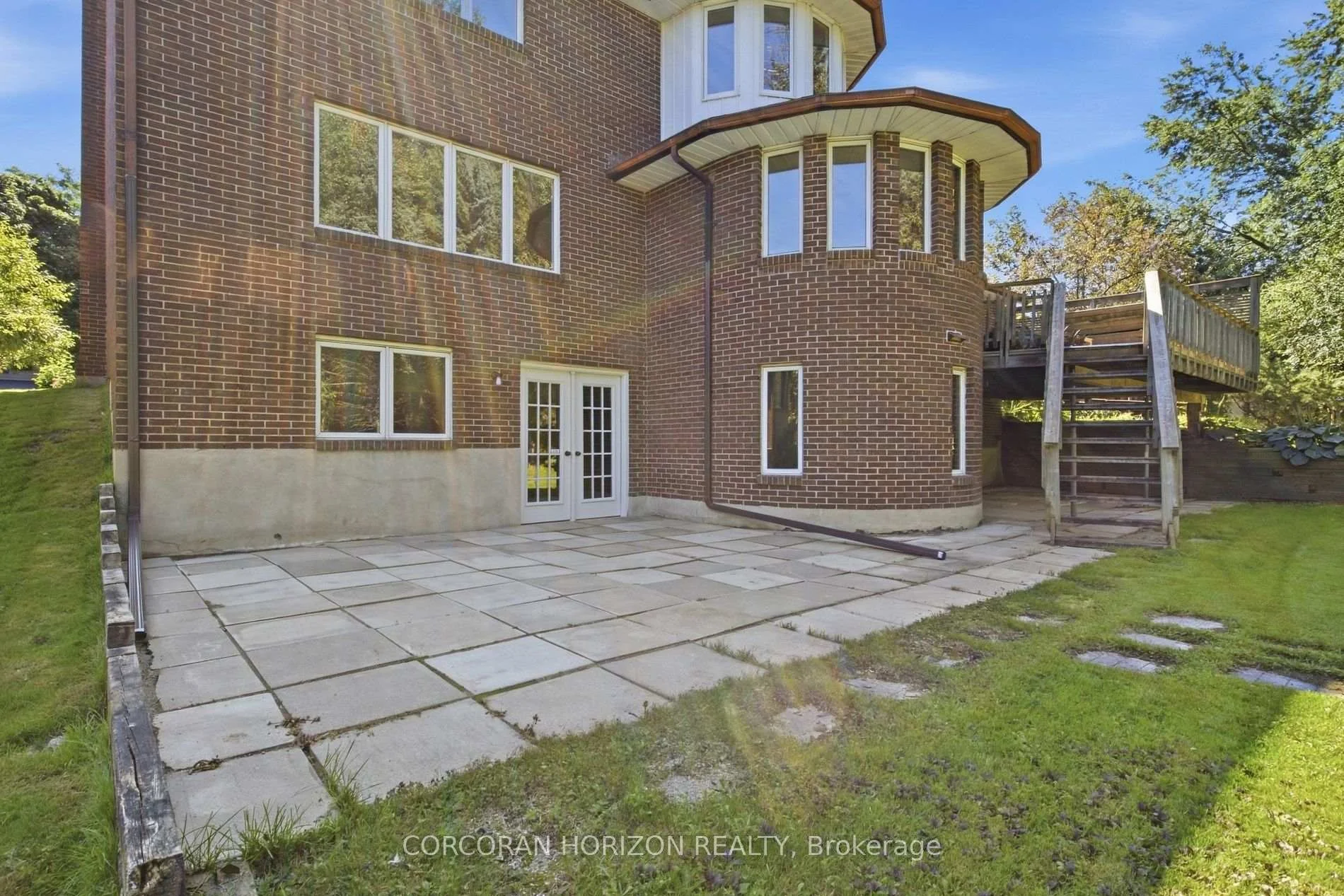 Photo 68 of 527 Anndale Court, Waterloo, Colonial Acres — HOMEH
