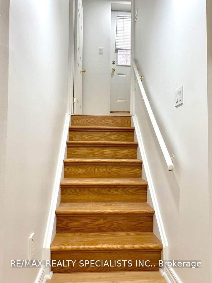 Photo 2 of Unit Bsmt, 6 Ginger Grove, Vaughan, Sonoma Heights — HOMEH