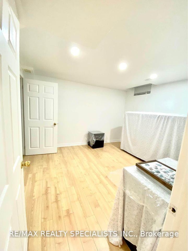 Photo 7 of Unit Bsmt, 6 Ginger Grove, Vaughan, Sonoma Heights — HOMEH