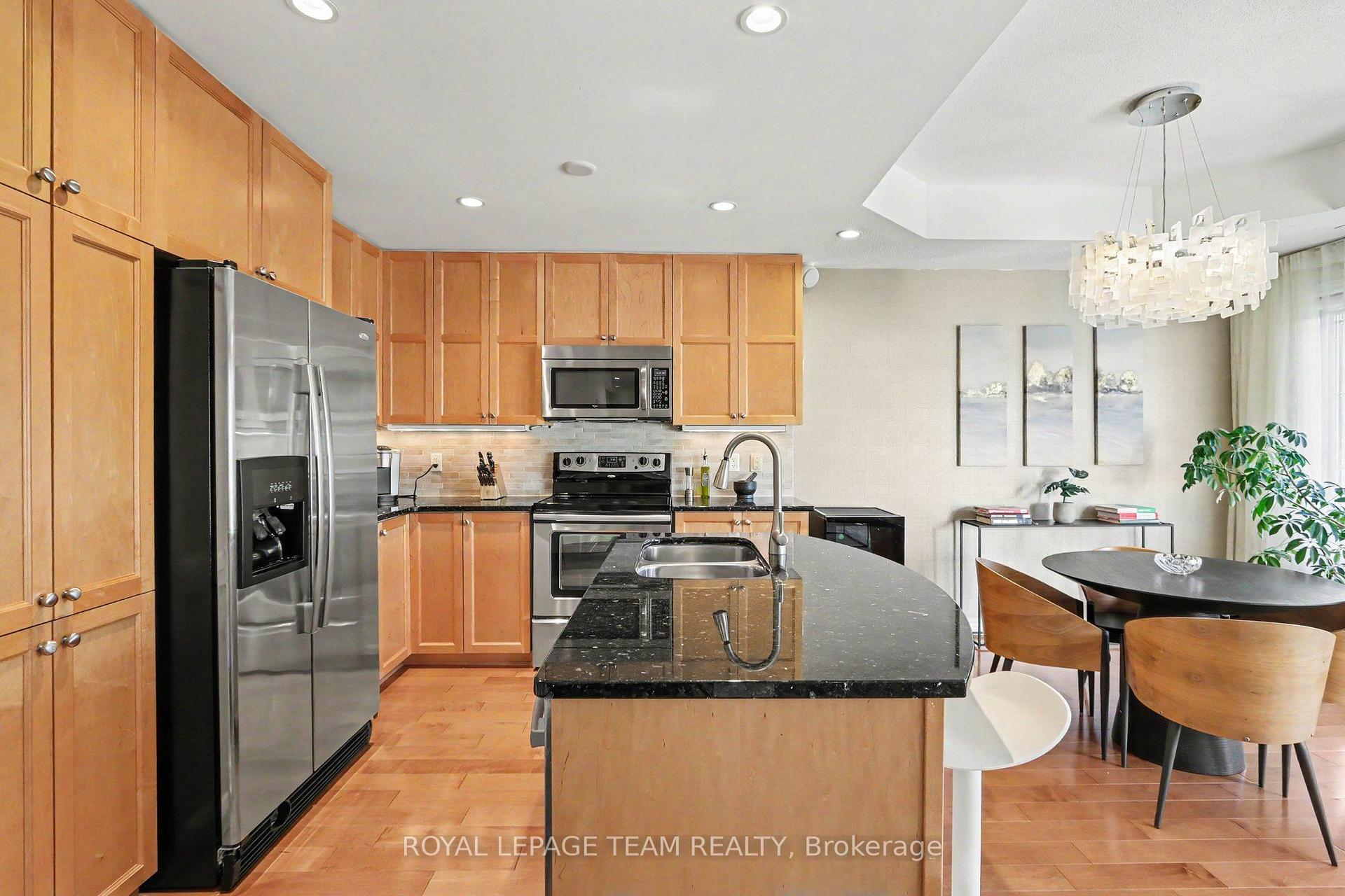 Photo 12 of Unit UNIT 7, 385 Paseo Private, Ottawa, Centrepointe — HOMEH