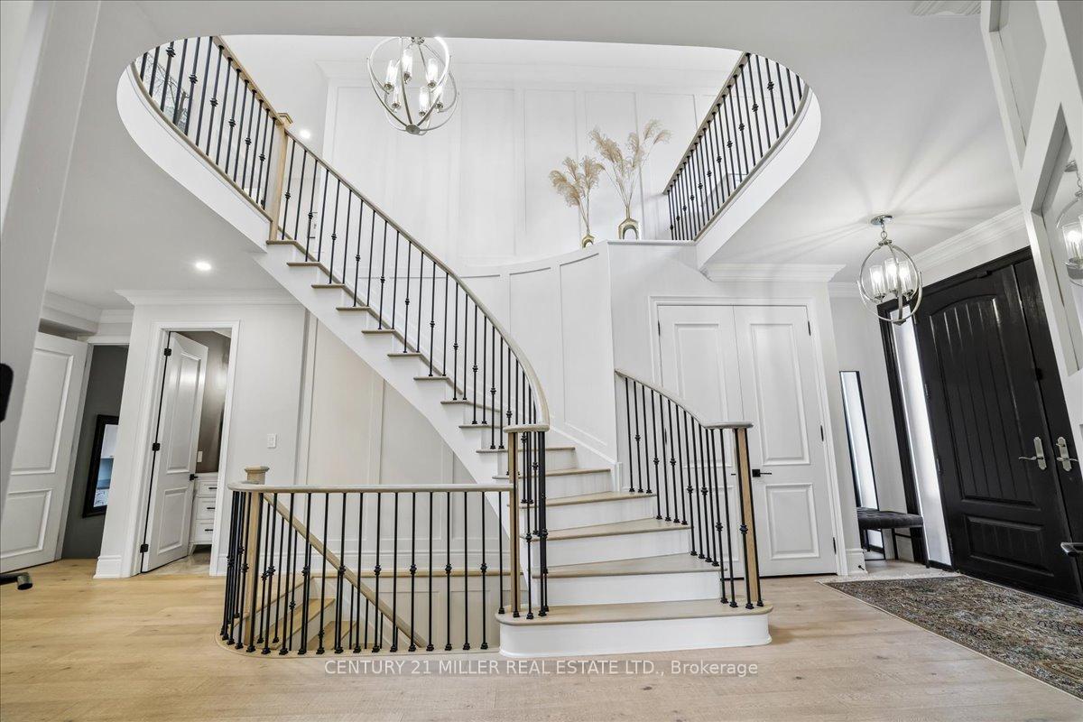 Photo 3 of 3348 Skipton Lane, Oakville, Bronte Creek — HOMEH