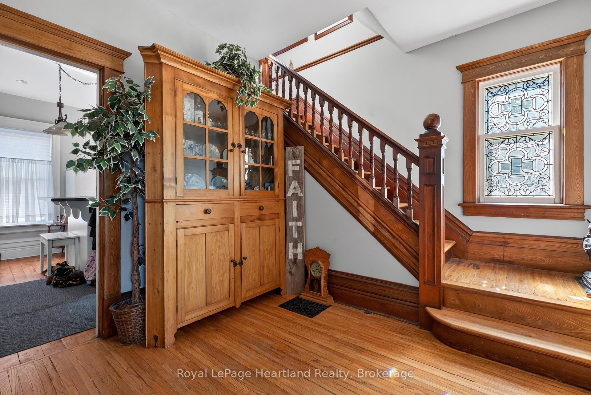 Photo 5 of 85 Montreal Street, Goderich, Goderich (Town) — HOMEH