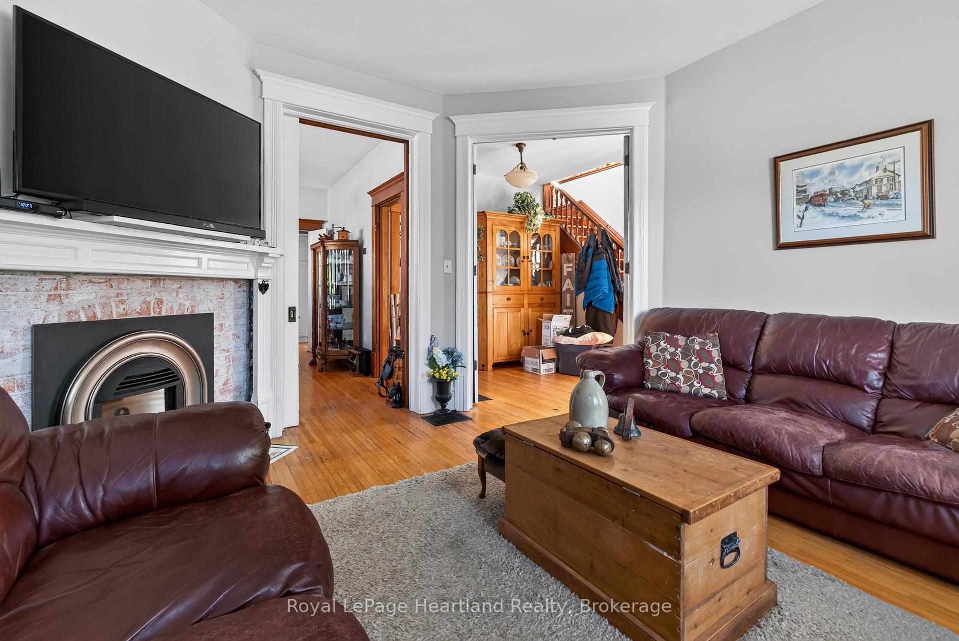 Photo 8 of 85 Montreal Street, Goderich, Goderich (Town) — HOMEH