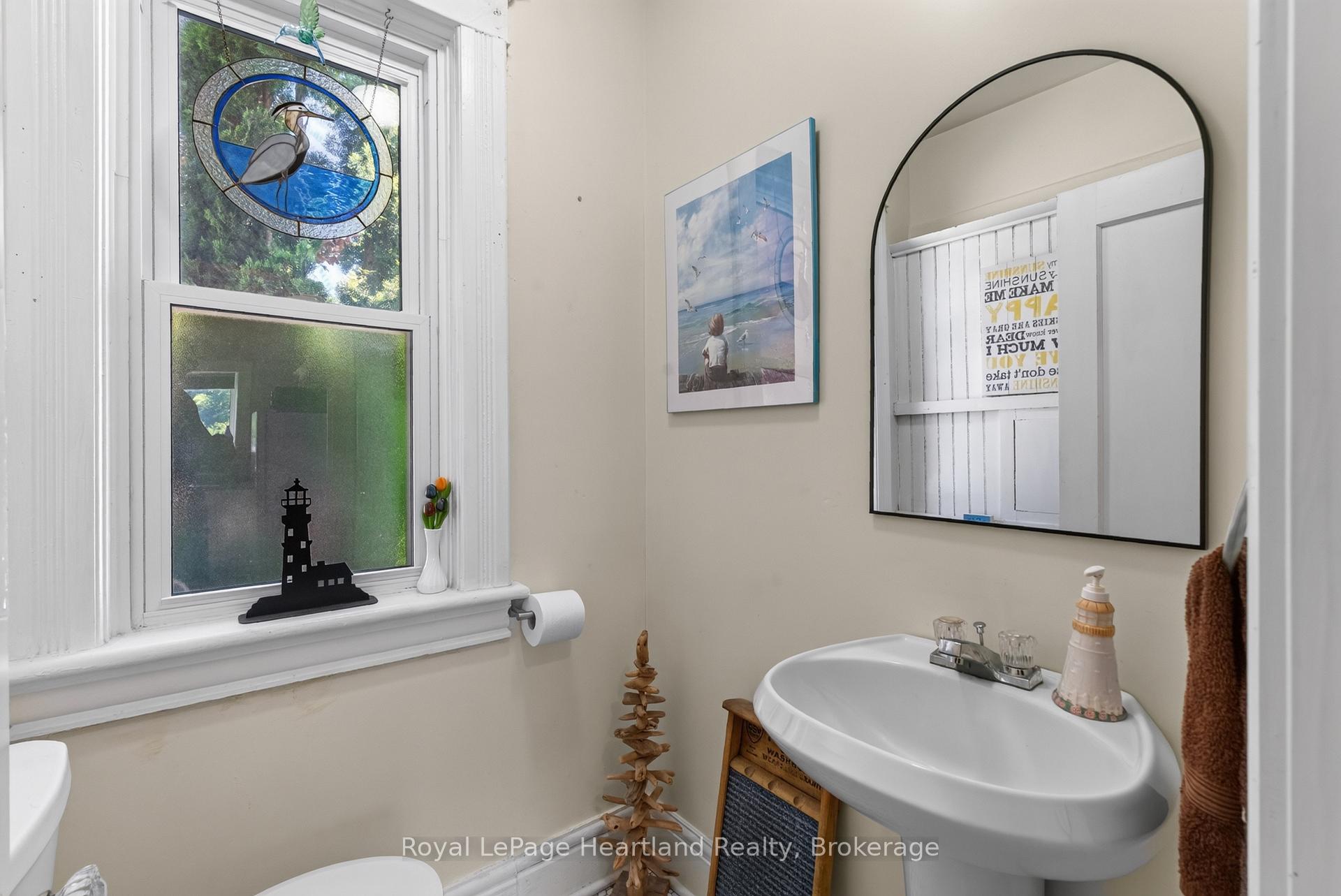 Photo 13 of 85 Montreal Street, Goderich, Goderich (Town) — HOMEH