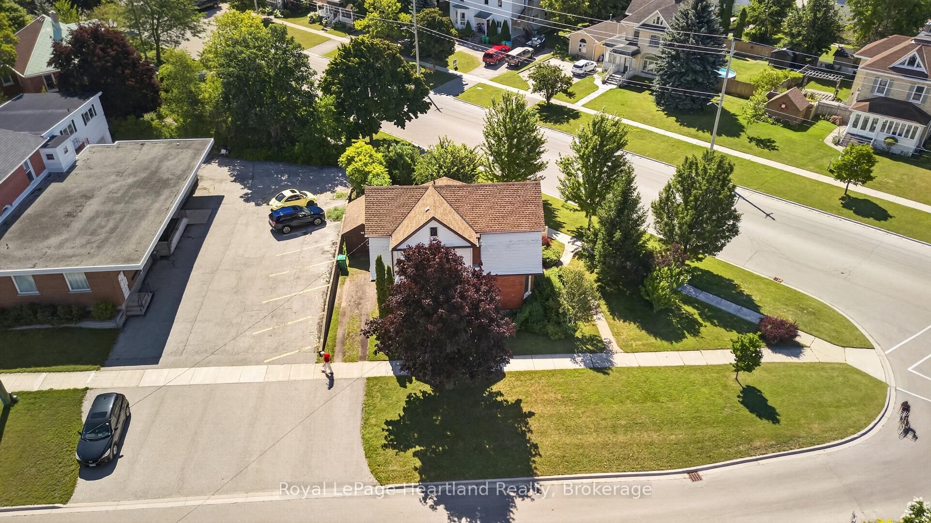 Photo 25 of 85 Montreal Street, Goderich, Goderich (Town) — HOMEH