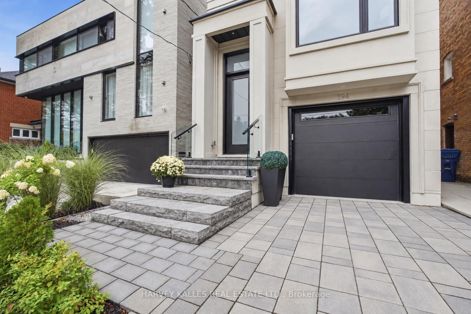 Photo 5 of 194 Sheldrake Boulevard, Toronto, Mount Pleasant East — HOMEH