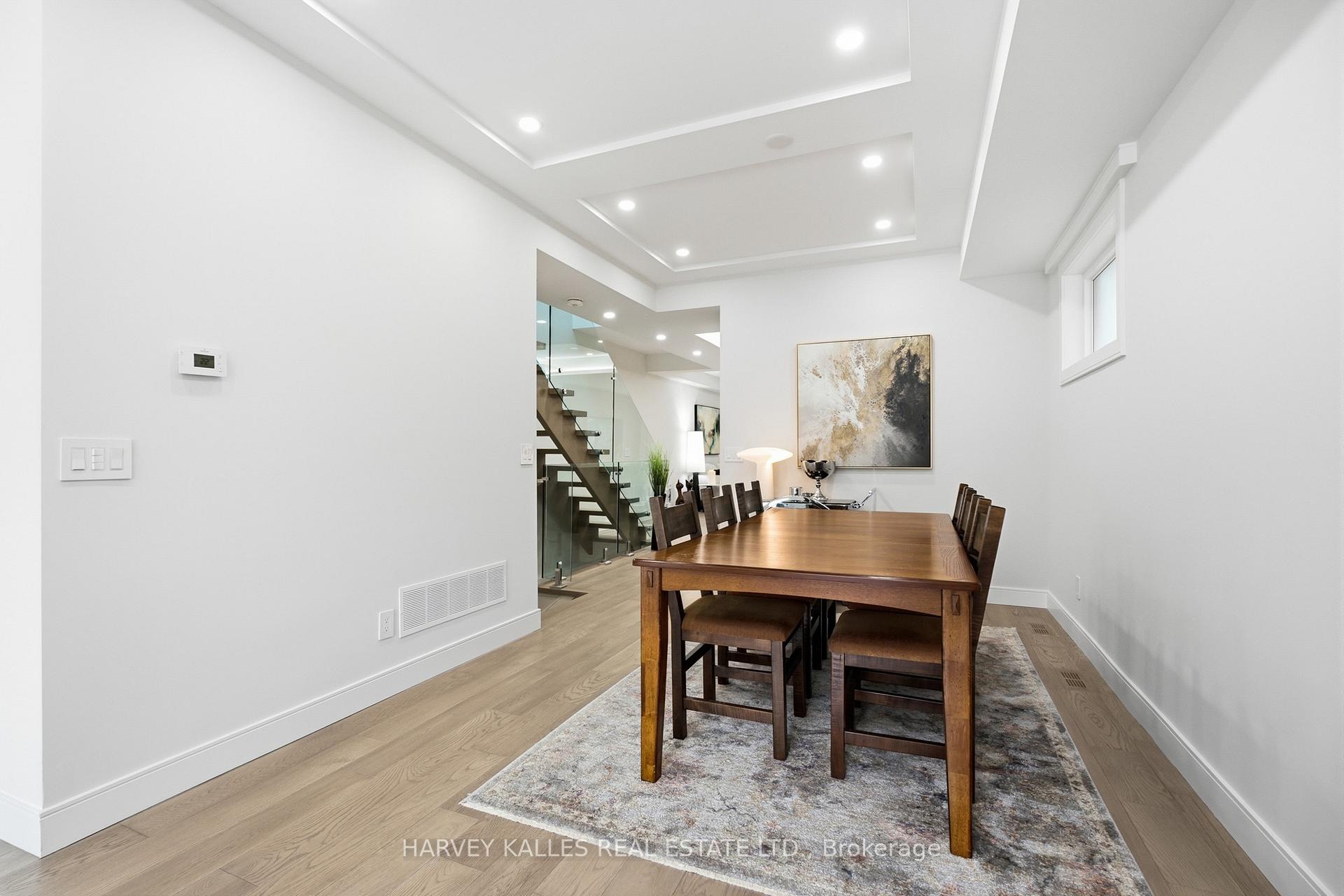 Photo 10 of 194 Sheldrake Boulevard, Toronto, Mount Pleasant East — HOMEH