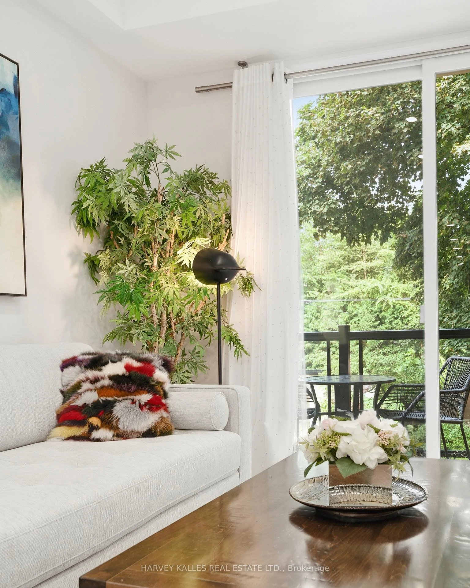 Photo 18 of 194 Sheldrake Boulevard, Toronto, Mount Pleasant East — HOMEH