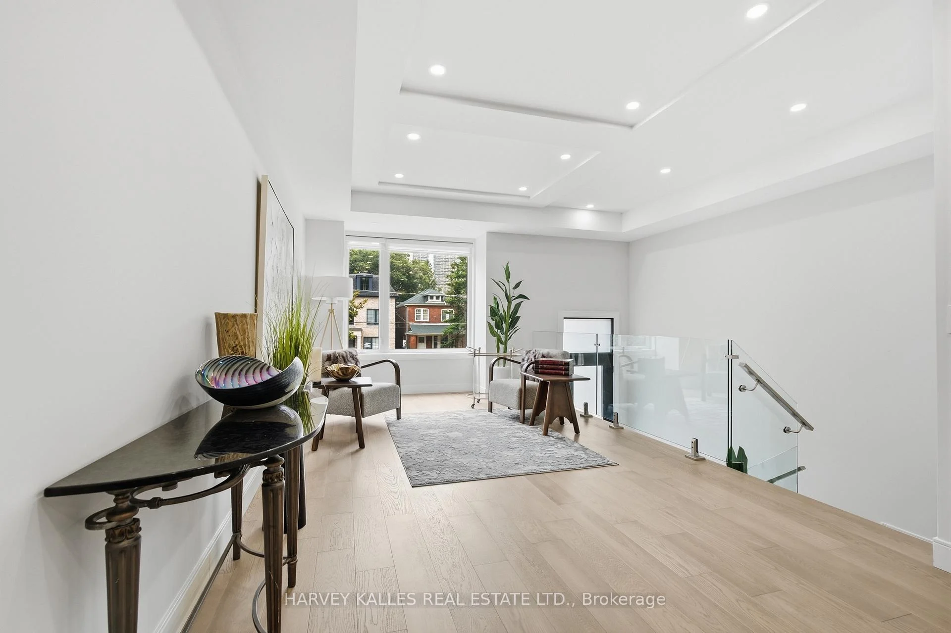 Photo 24 of 194 Sheldrake Boulevard, Toronto, Mount Pleasant East — HOMEH