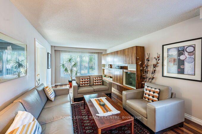 Photo 10 of 671 Louis Drive, Mississauga, Erindale — HOMEH