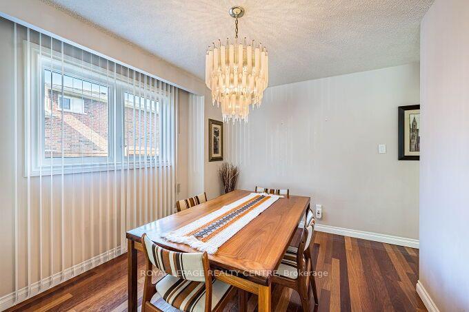 Photo 11 of 671 Louis Drive, Mississauga, Erindale — HOMEH