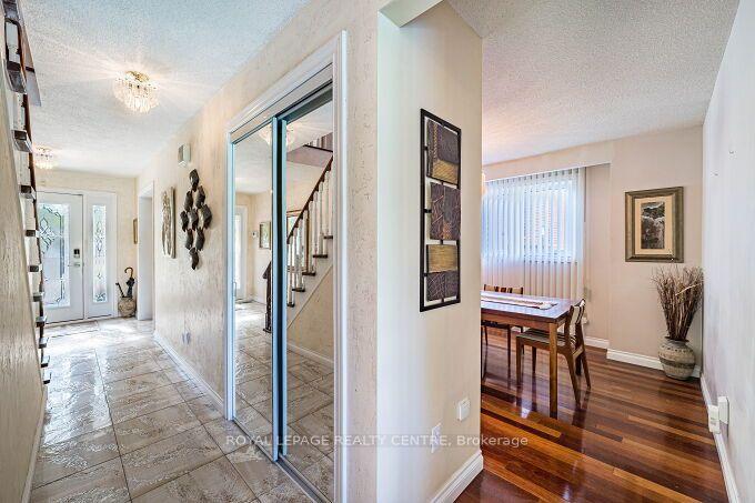Photo 13 of 671 Louis Drive, Mississauga, Erindale — HOMEH