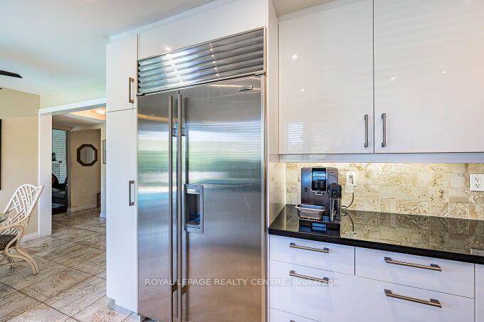 Photo 19 of 671 Louis Drive, Mississauga, Erindale — HOMEH