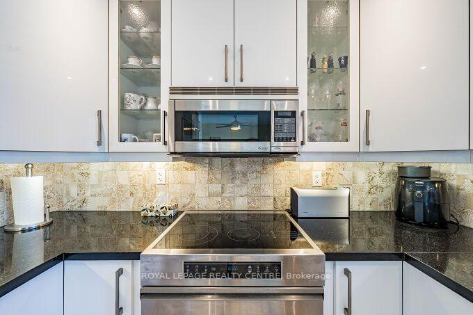 Photo 20 of 671 Louis Drive, Mississauga, Erindale — HOMEH