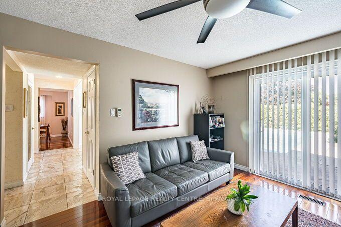 Photo 23 of 671 Louis Drive, Mississauga, Erindale — HOMEH