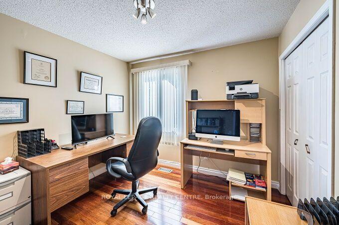 Photo 33 of 671 Louis Drive, Mississauga, Erindale — HOMEH