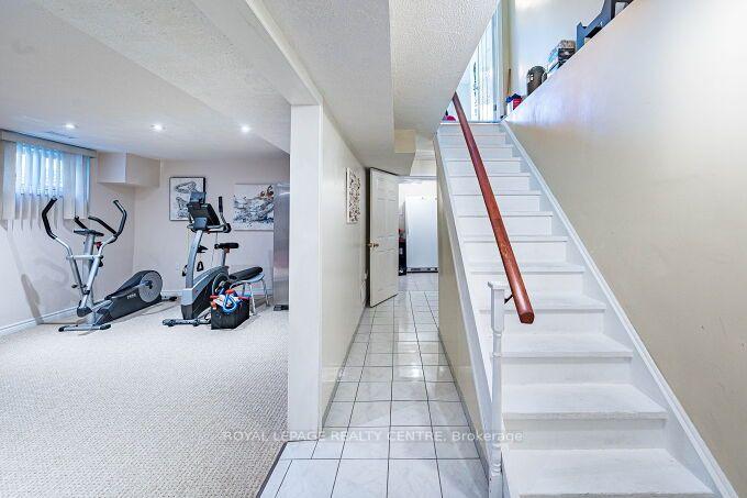 Photo 37 of 671 Louis Drive, Mississauga, Erindale — HOMEH