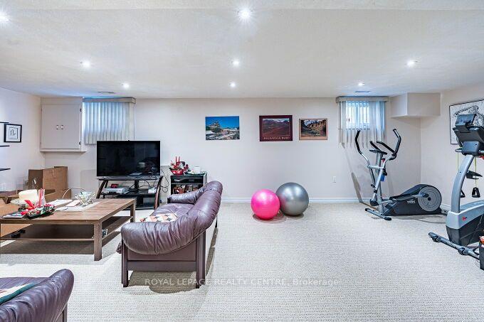 Photo 38 of 671 Louis Drive, Mississauga, Erindale — HOMEH