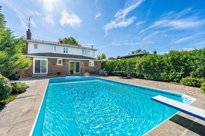 Photo 48 of 671 Louis Drive, Mississauga, Erindale — HOMEH