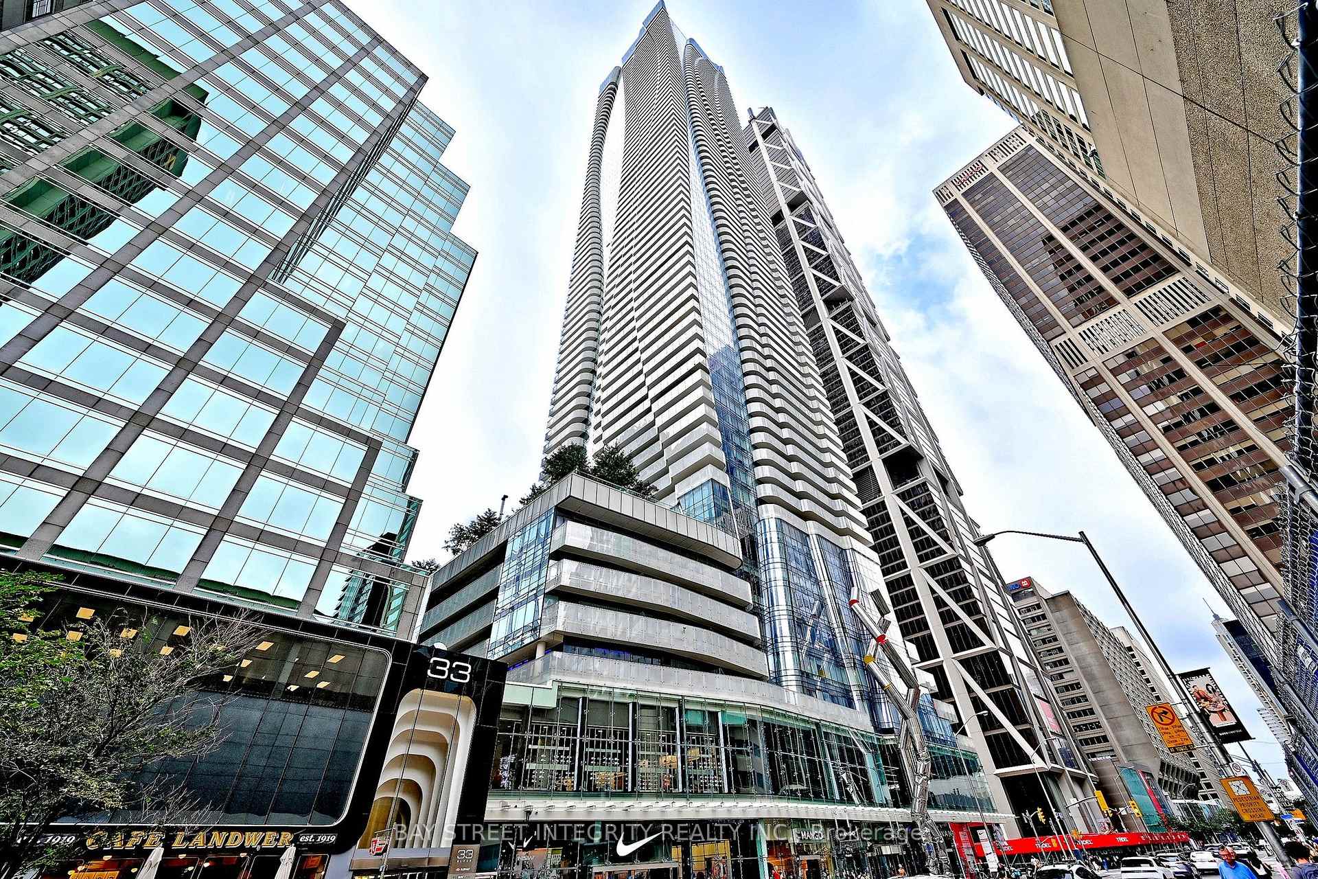 Photo of Unit 1512, 1 Bloor Street E