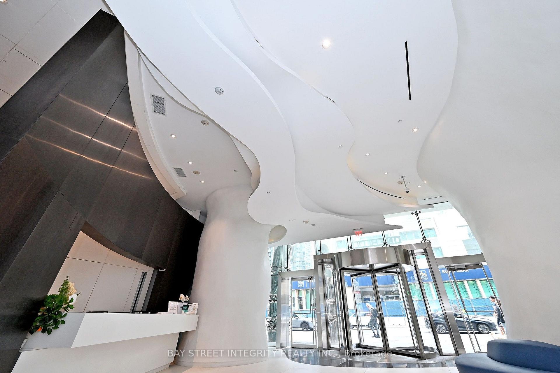 Photo 4 of Unit 1512, 1 Bloor Street E, Toronto, Church-Yonge Corridor — HOMEH