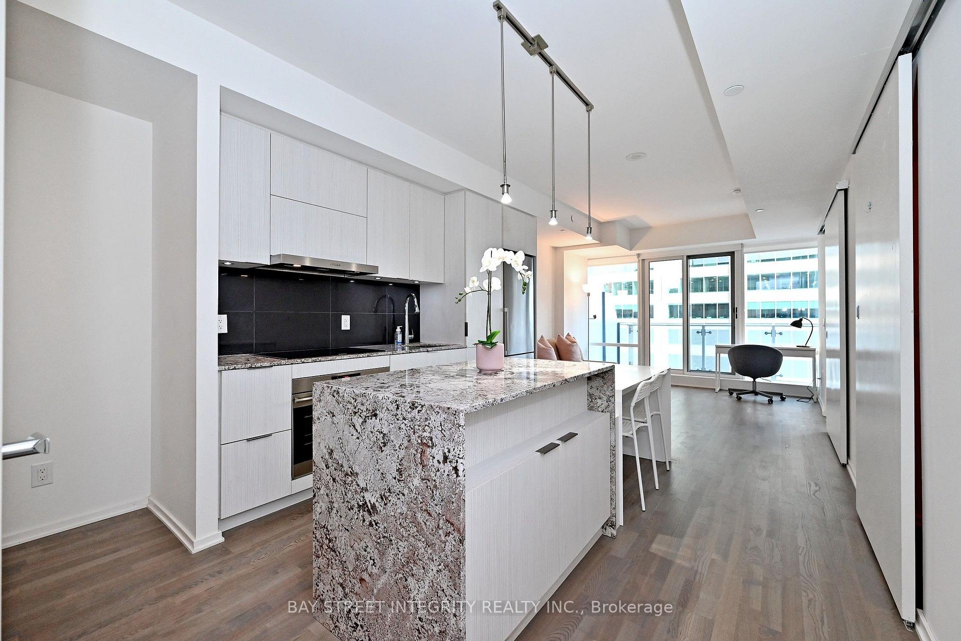 Photo 7 of Unit 1512, 1 Bloor Street E, Toronto, Church-Yonge Corridor — HOMEH