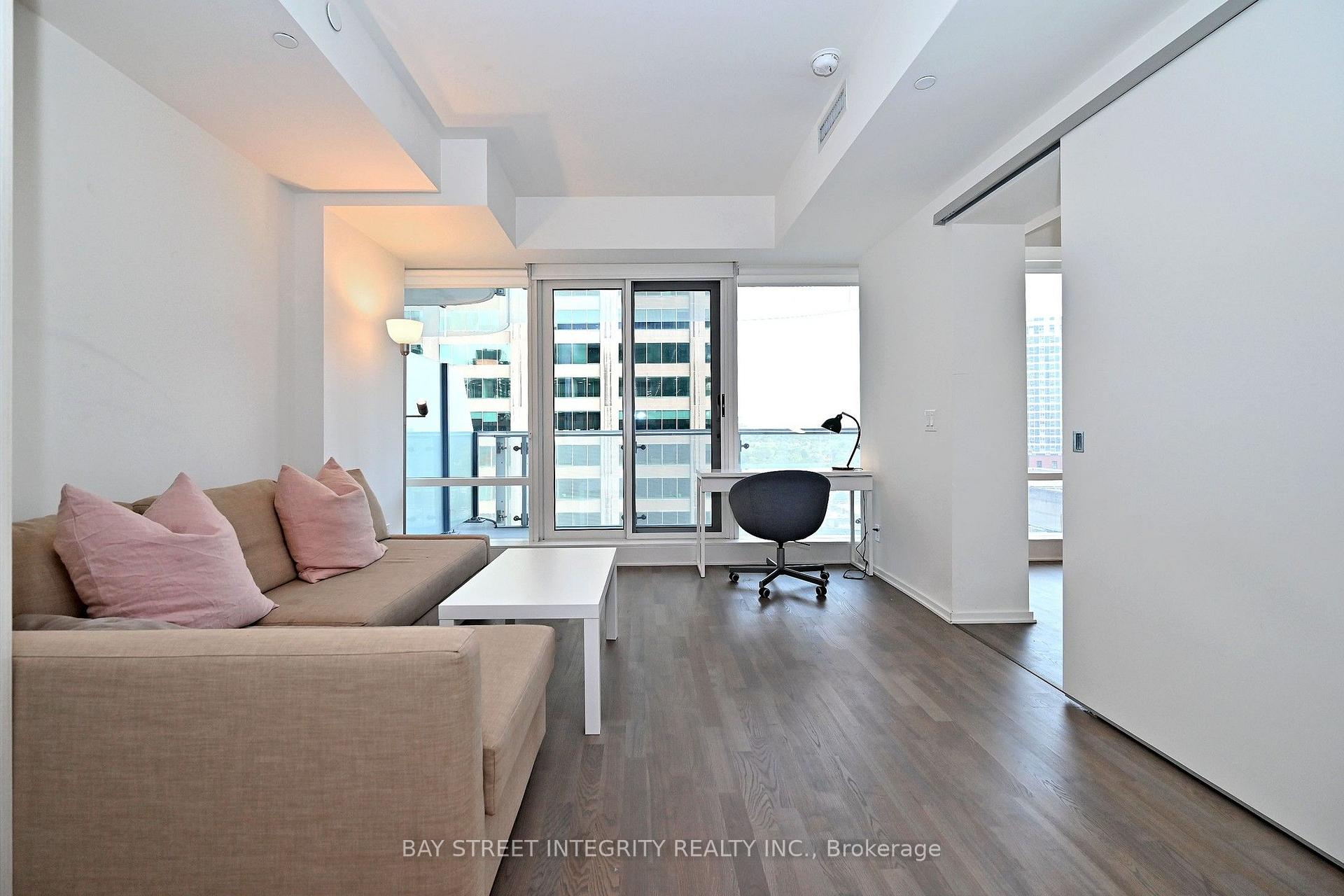 Photo 9 of Unit 1512, 1 Bloor Street E, Toronto, Church-Yonge Corridor — HOMEH