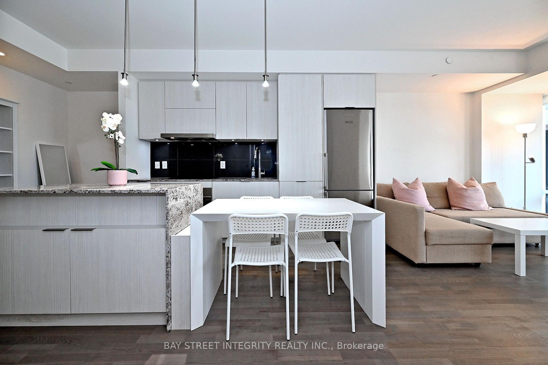 Photo 12 of Unit 1512, 1 Bloor Street E, Toronto, Church-Yonge Corridor — HOMEH