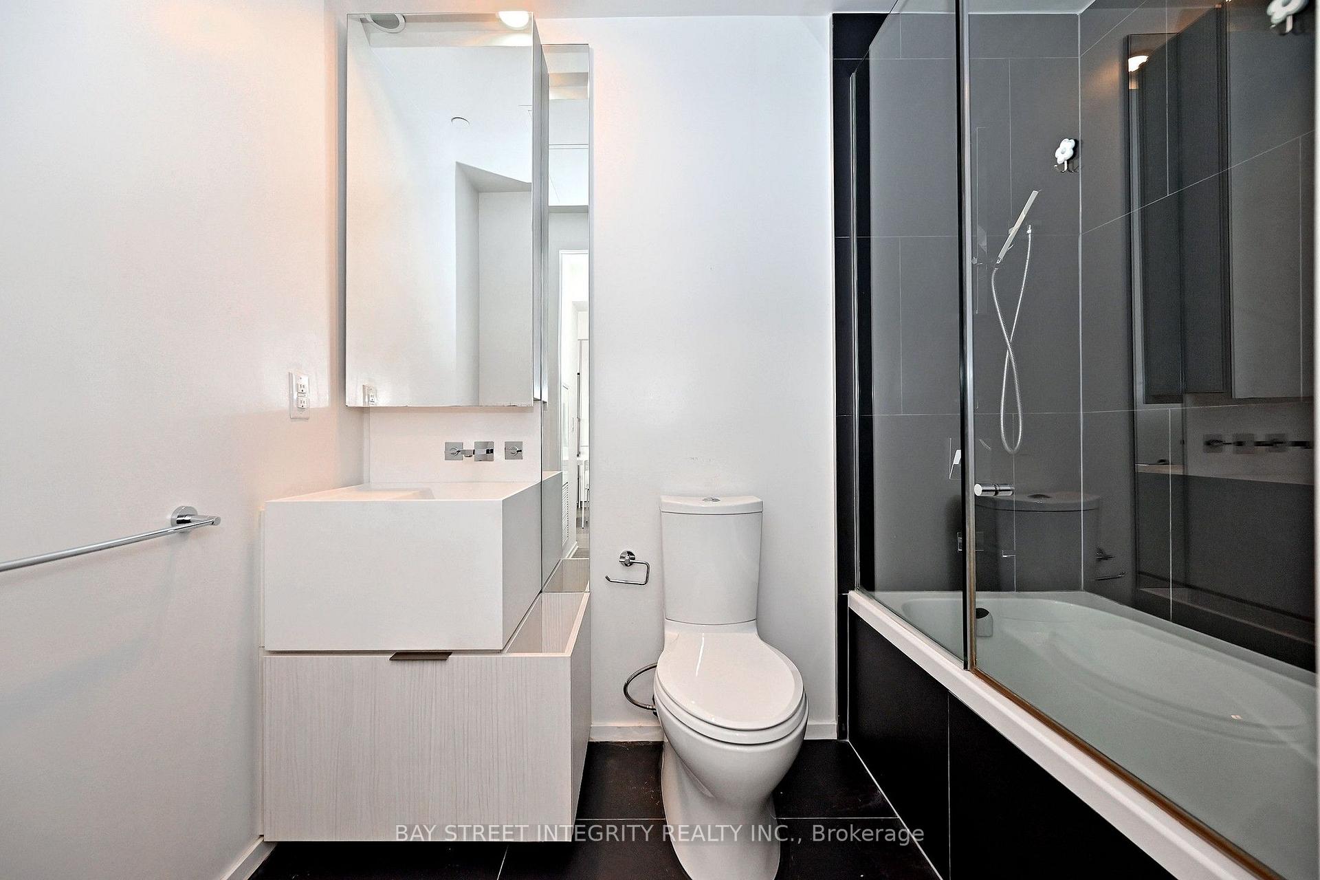 Photo 20 of Unit 1512, 1 Bloor Street E, Toronto, Church-Yonge Corridor — HOMEH