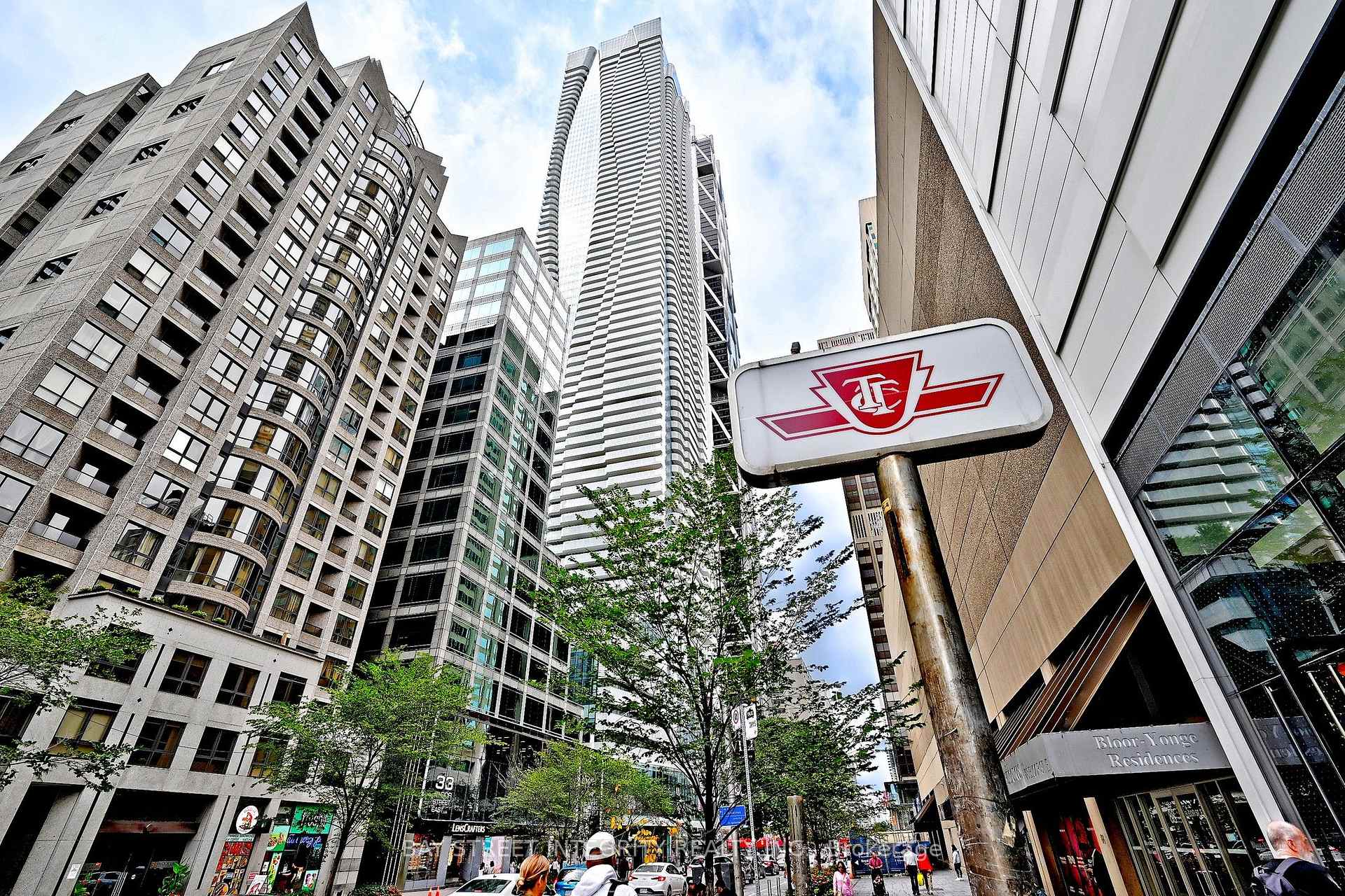 Photo 31 of Unit 1512, 1 Bloor Street E, Toronto, Church-Yonge Corridor — HOMEH
