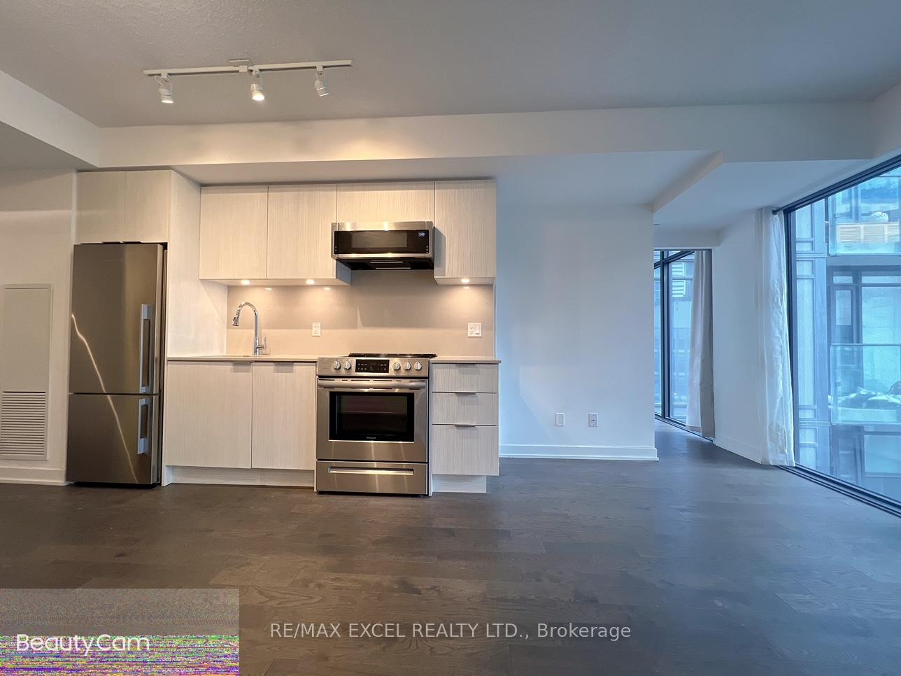 Photo 6 of Unit 1008, 25 Richmond Street E, Toronto, Church-Yonge Corridor — HOMEH