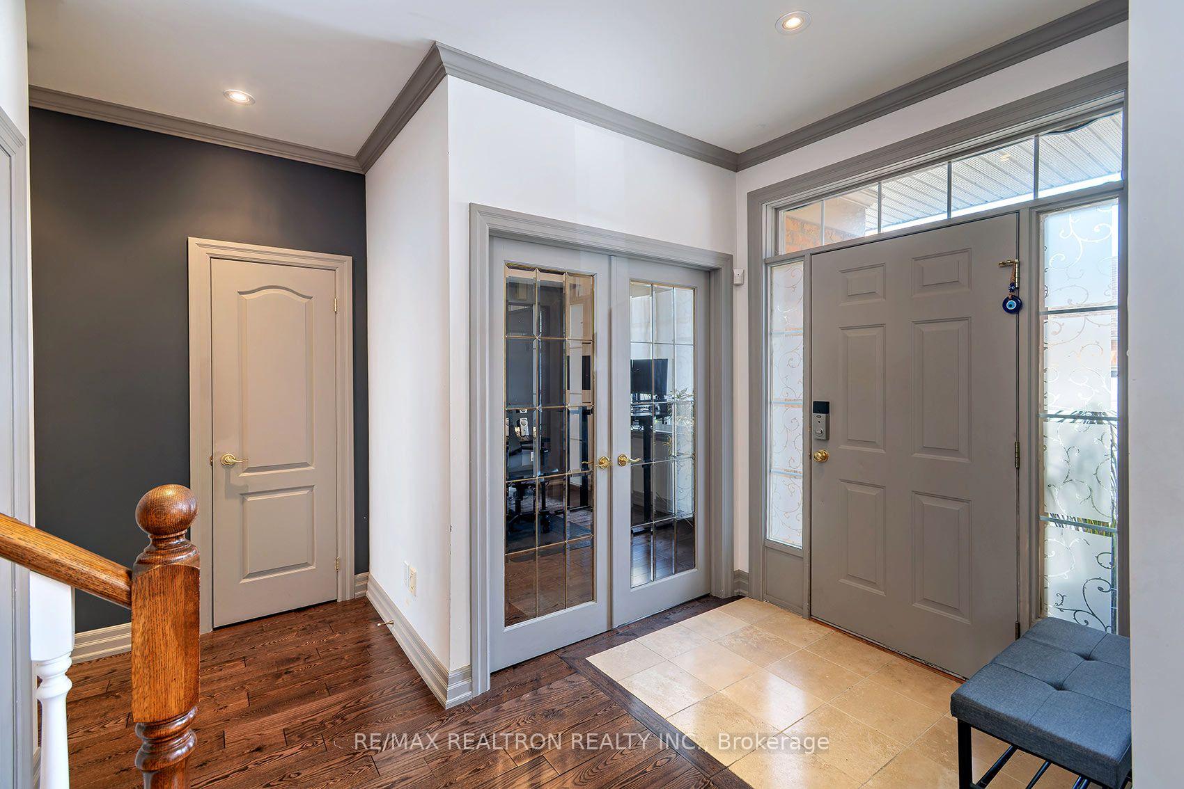 Photo 7 of 412 Falconwood Hollow, Aurora, Aurora Estates — HOMEH