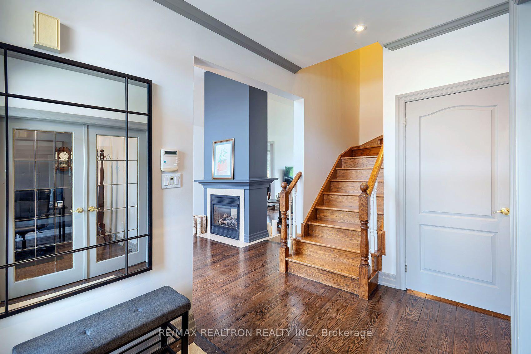 Photo 8 of 412 Falconwood Hollow, Aurora, Aurora Estates — HOMEH
