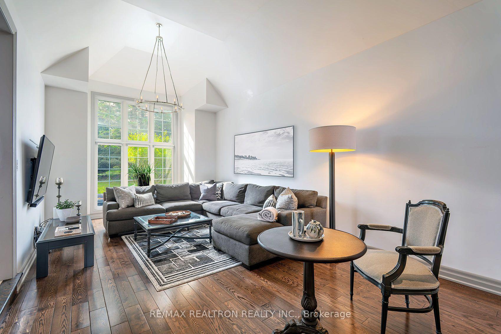 Photo 10 of 412 Falconwood Hollow, Aurora, Aurora Estates — HOMEH
