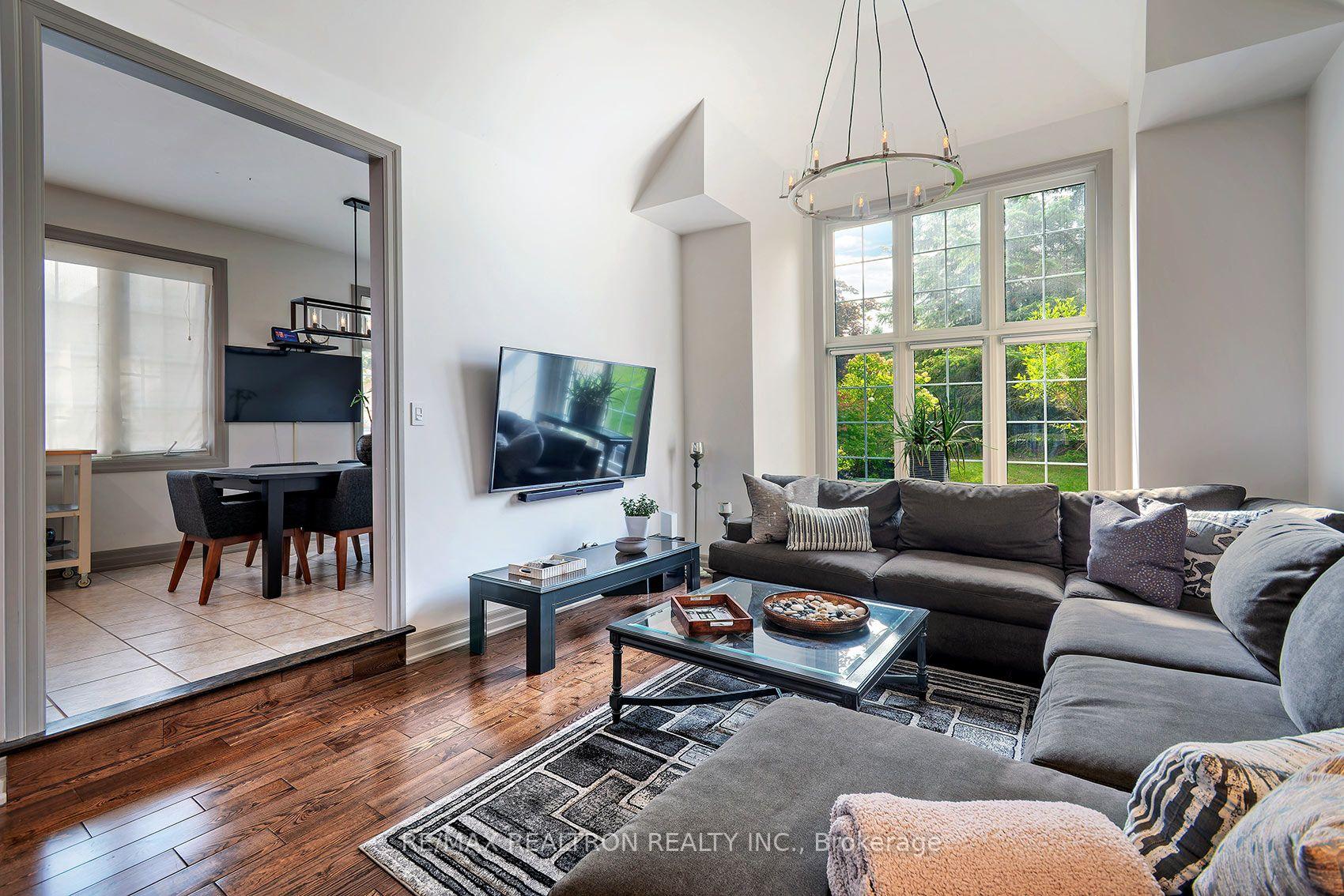 Photo 12 of 412 Falconwood Hollow, Aurora, Aurora Estates — HOMEH