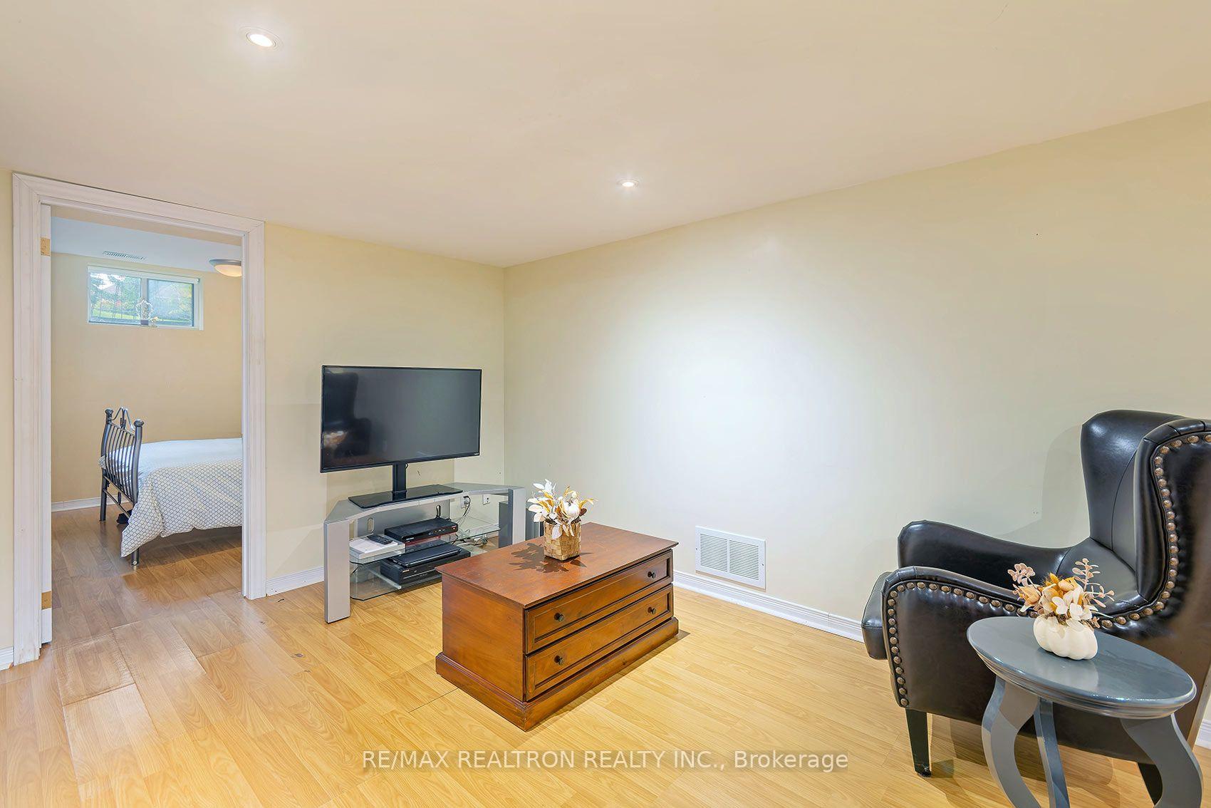 Photo 33 of 412 Falconwood Hollow, Aurora, Aurora Estates — HOMEH