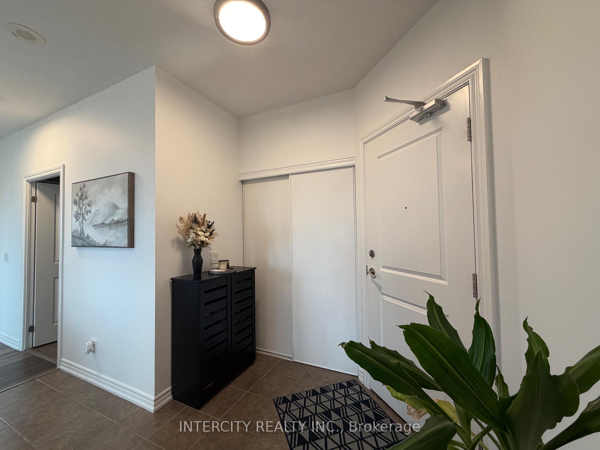 Photo 8 of Unit 802, 7730 Kipling Avenue, Vaughan, Vaughan Grove — HOMEH